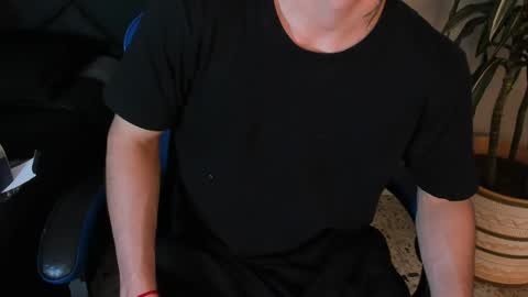 Roan Birkin online show from April 15, 7:58 pm