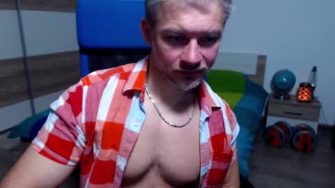 Snapshot of robbyshawz chatting on October 5, 7:23 am robbyshawz online show from October 5, 7:23 am