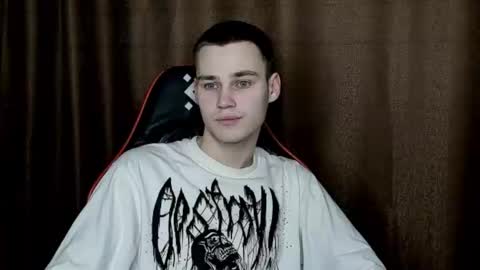 Snapshot of robert10211 chatting on February 13, 7:21 pm robert10211 online show from February 13, 7:21 pm