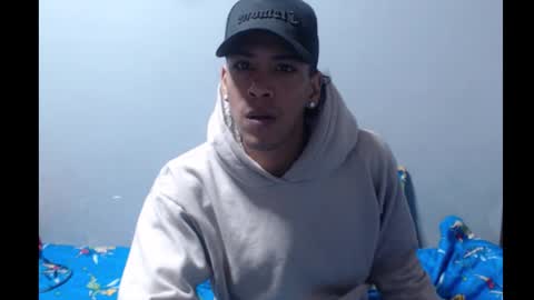 robert_kingg online show from December 3, 10:16 pm