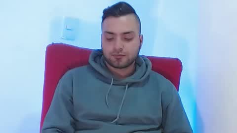 Snapshot of robert_leroy chatting on December 31, 2:36 pm Stiven - online show from December 31, 2:36 pm