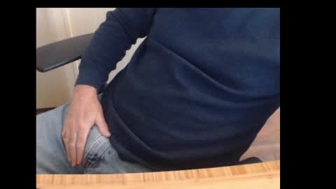 robidan6923 online show from December 3, 6:38 pm