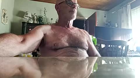 robke1966 online show from May 24, 7:03 am