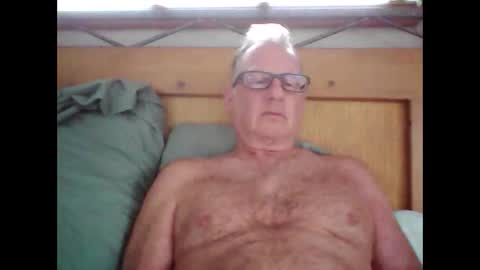 robo0000 online show from April 13, 2:51 pm