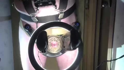 Robodickmilker online show from November 18, 5:11 am