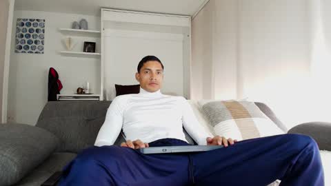 roby_millerr online show from March 24, 9:08 pm