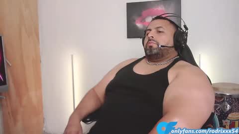 rodrixxx54 online show from January 21, 2:44 am