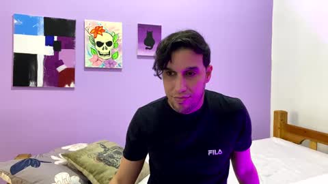 Snapshot of rodthiago chatting on February 15, 10:32 pm Thiago independent model online show from February 15, 10:32 pm