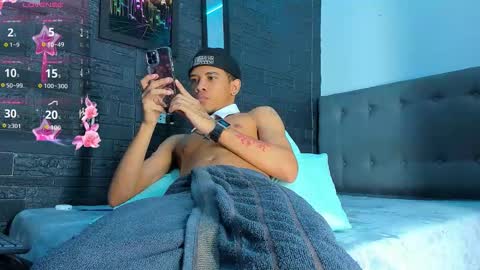Snapshot of romancartier_ chatting on October 19, 11:46 am Roman Cartier online show from October 19, 11:46 am