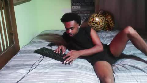 Snapshot of romeotyn chatting on October 17, 11:53 pm romeotyn online show from October 17, 11:53 pm