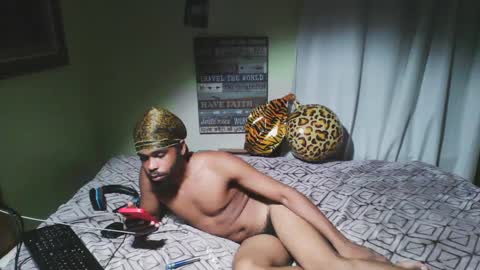 Snapshot of romeotyn chatting on September 30, 2:07 am romeotyn online show from September 30, 2:07 am