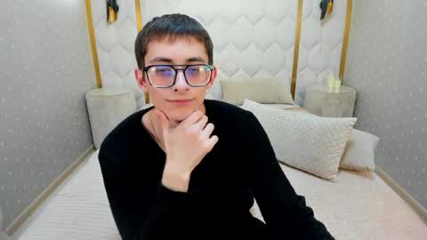 ronbevs online show from June 8, 1:28 am