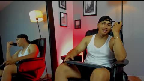 RonnieCanford online show from March 27, 12:37 am