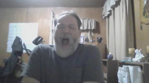 Snapshot of rosepanda chatting on February 25, 7:42 am Lost4gain online show from February 25, 7:42 am