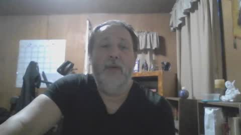 Snapshot of rosepanda chatting on February 1, 12:58 pm Lost4gain online show from February 1, 12:58 pm