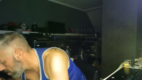 Snapshot of ruffi77 chatting on March 5, 11:38 pm Chico que rico Caliente online show from March 5, 11:38 pm