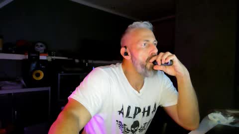 Snapshot of ruffi77 chatting on September 9, 12:21 am Chico que rico Caliente online show from September 9, 12:21 am