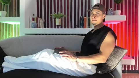 Ryan online show from September 29, 3:49 am