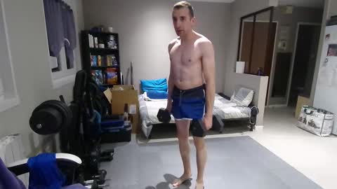 Snapshot of ryukukamifr chatting on February 28, 7:46 pm Ryuk FR online show from February 28, 7:46 pm