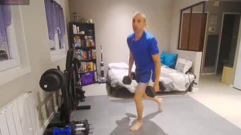 Snapshot of ryukukamifr chatting on September 15, 8:26 am Ryuk FR online show from September 15, 8:26 am