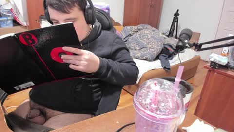 1141323  my Lord Mister Max   moms treasure online show from December 6, 4:17 pm