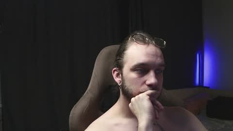 Adam online show from December 7, 4:31 am