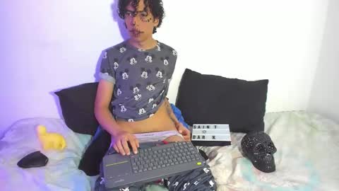 saint_dark online show from November 1, 2:54 pm