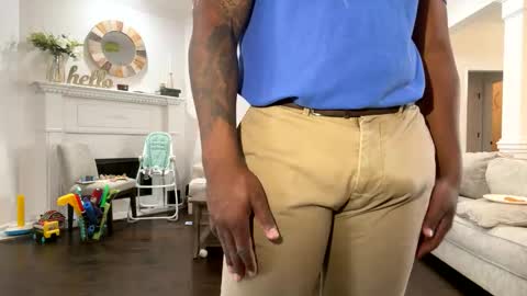 Cum Hanks online show from March 10, 5:30 pm