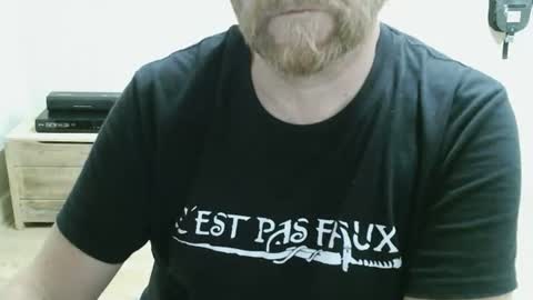 Saltimbanquier  Salt  ou  Banquier  online show from July 31, 2:27 pm