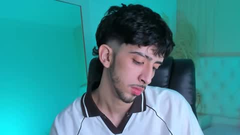 salvatore  online show from September 18, 9:06 pm