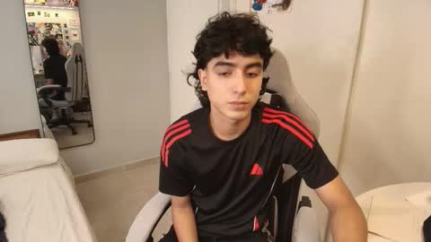 salvatore_montt online show from December 5, 8:27 pm