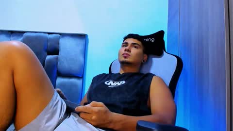 SAM online show from December 18, 1:34 am