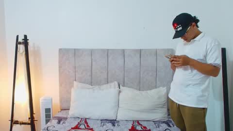 sam_tnt9 online show from February 22, 7:37 pm