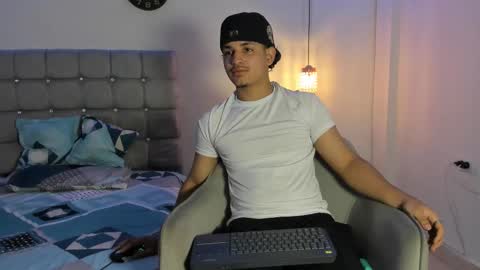 Snapshot of samxx_muscle chatting on September 24, 2:15 pm samxx_muscle online show from September 24, 2:15 pm