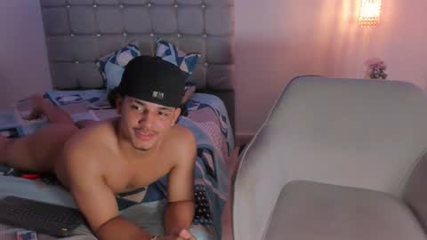 Snapshot of samxx_muscle chatting on September 28, 3:54 pm samxx_muscle online show from September 28, 3:54 pm