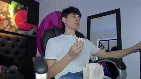 santi online show from March 11, 3:23 pm