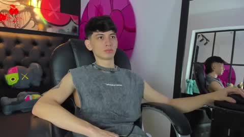 santi online show from February 10, 4:36 pm