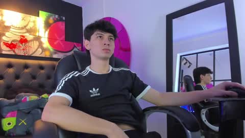 santi online show from December 12, 2:00 pm