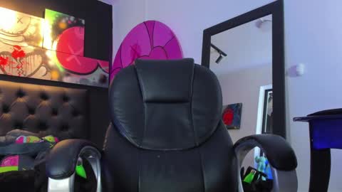 santi online show from January 22, 4:55 pm