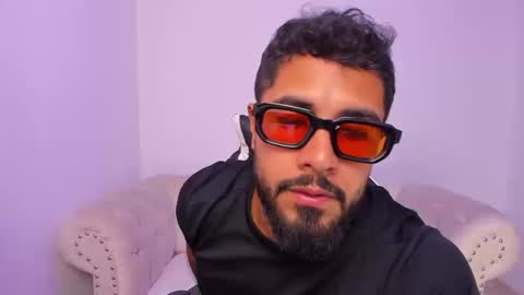 santiago_huntt online show from March 16, 8:35 pm