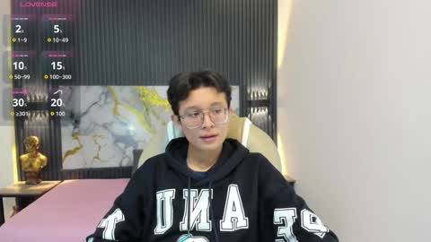 santiago_russo18 online show from November 9, 12:31 pm