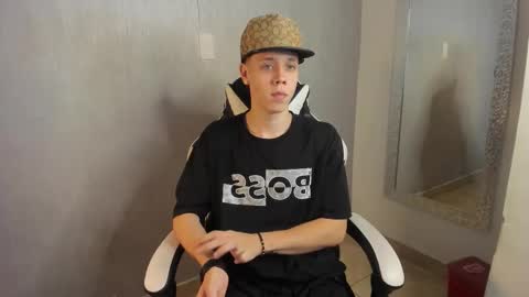 Julius Novachrono  online show from November 3, 11:36 am