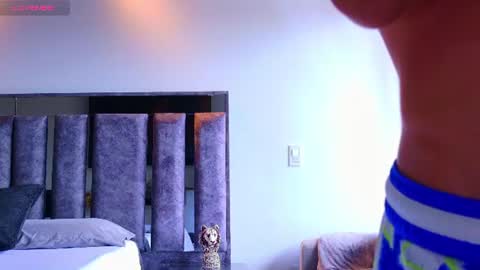 Santiago Seans online show from June 19, 3:06 pm