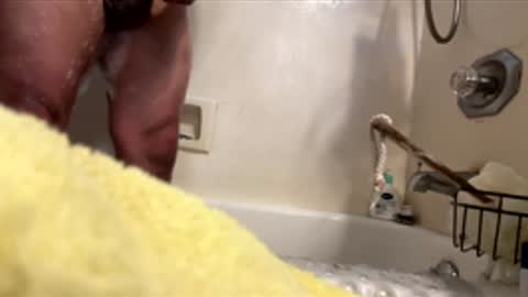 ElVergone online show from December 2, 6:00 pm