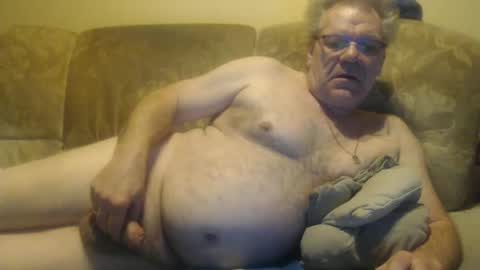 schnapper11 online show from January 3, 11:01 pm