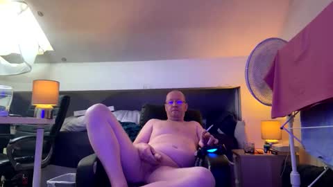 Snapshot of scottk202 chatting on September 21, 12:49 pm scottk202 online show from September 21, 12:49 pm