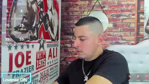 Snapshot of scotty_music chatting on October 3, 1:43 am Ricardo online show from October 3, 1:43 am