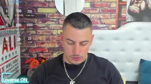 Snapshot of scotty_music chatting on September 27, 1:58 am Ricardo online show from September 27, 1:58 am