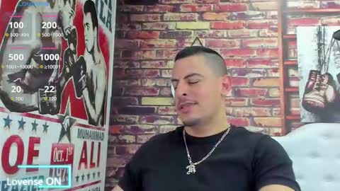 Snapshot of scotty_music chatting on October 9, 12:26 am Ricardo online show from October 9, 12:26 am