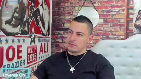 Snapshot of scotty_music chatting on October 1, 11:41 pm Ricardo online show from October 1, 11:41 pm